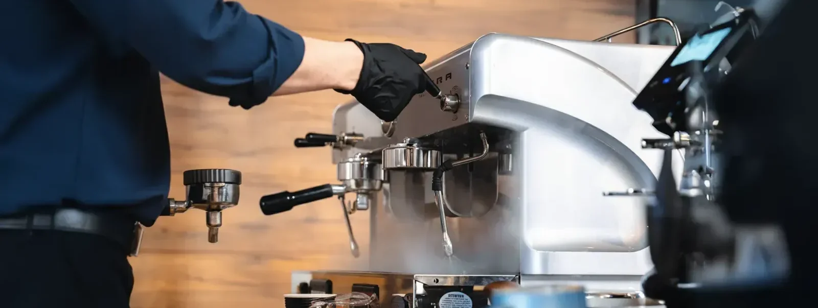 samsen-barista-5-p-1600